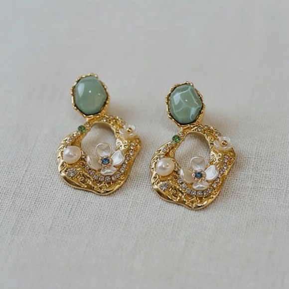Vintage Pearl Rhinestone Earrings (2714)